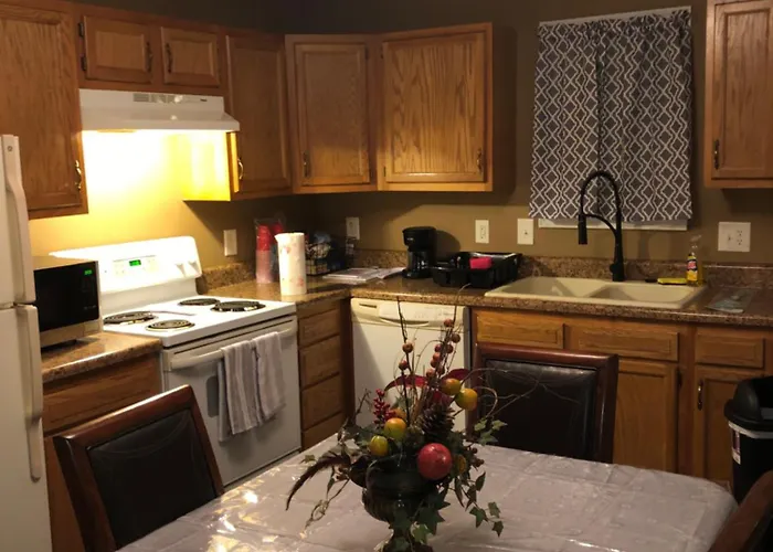Entire Townhome Available Near Nice Park Library And Shopping