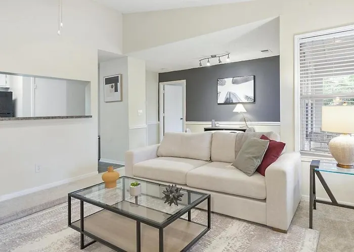Landing Modern Apartment With Amazing Amenities