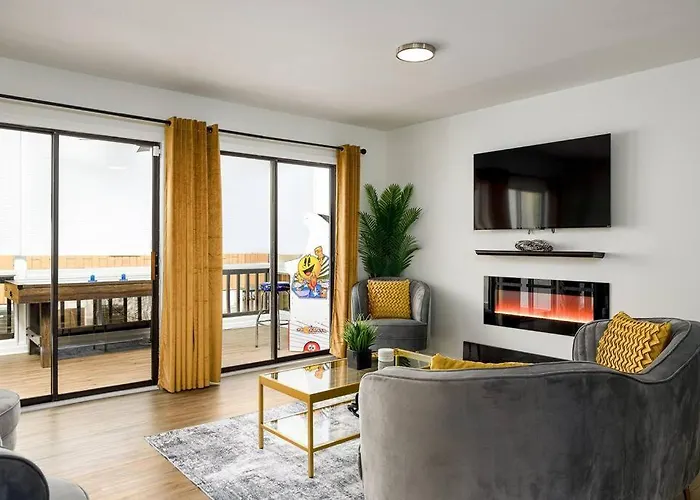 Grey Sapphire Hideaway - 2Br 2Ba W Arcade & Pool