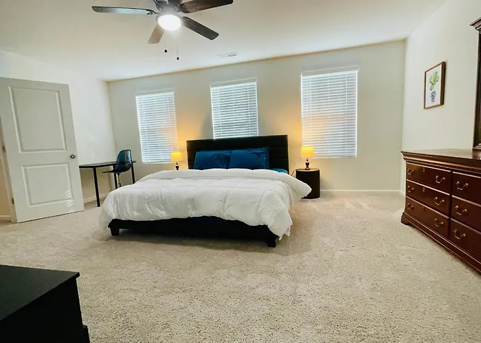 Luxury Living! Peaceful,Comfort And Spacious