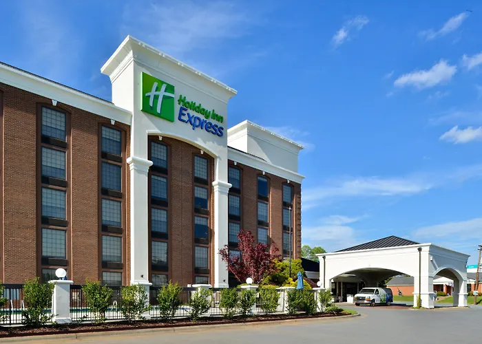 Holiday Inn Express Winston-Salem Medical Ctr Area